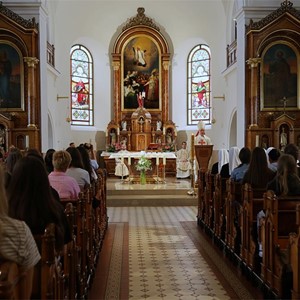 Nadbiskup Kutleša predvodio misu prigodom proslave 30 godina Ženske opće gimnazije Družbe sestara milosrdnica